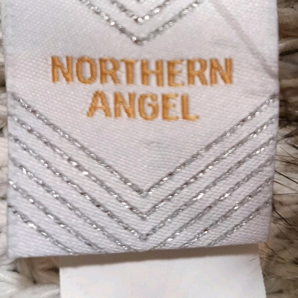 Elegant Cream Cardigan with Faux Fur Trim - Picture 3 of 4